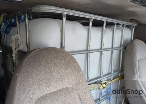 2004 Chevrolet Astro из США, поврежденный, VIN 1GCDM19X14B131072